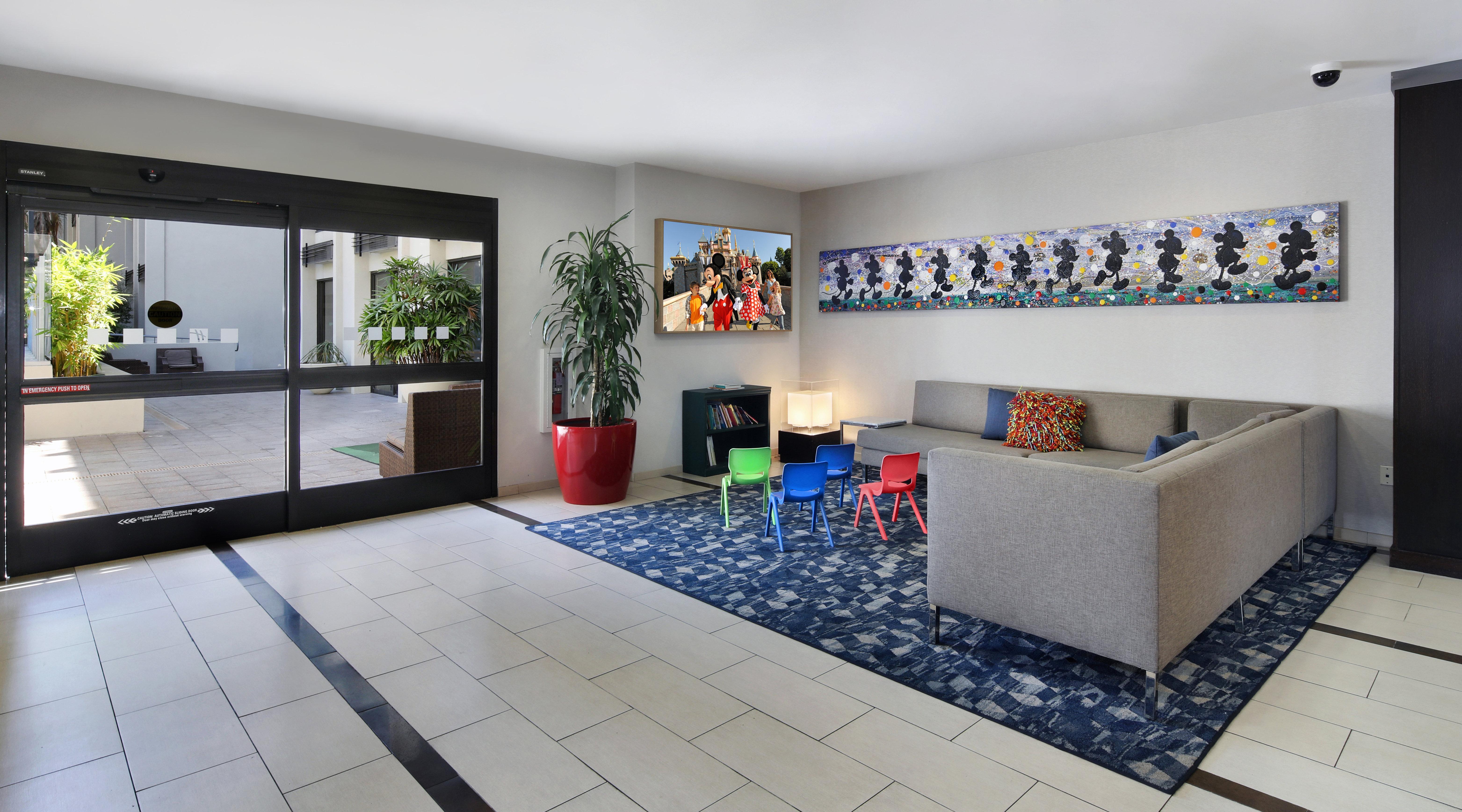 Holiday Inn Hotel & Suites Anaheim By Ihg Экстерьер фото