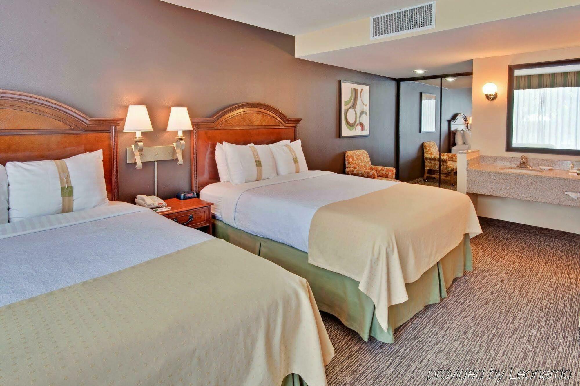 Holiday Inn Hotel & Suites Anaheim By Ihg Экстерьер фото